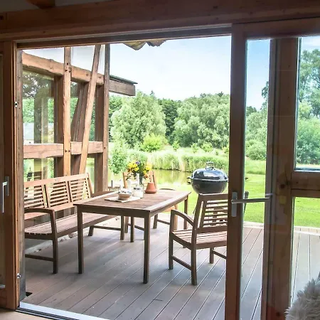 Fachwerkhaus Am Bodden Mit Sauna, Grossen Garten, Teich Villa Buschvitz